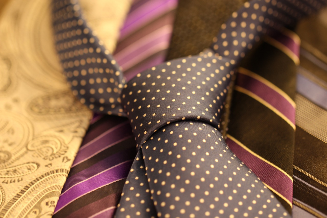cravat, tie, clothing-987584.jpg